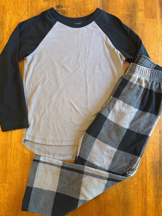 GAP Other - GAP Black and Gray Raglan Pajama Set | Boy Size 6 | PJ Top Matching Plaid Bottom